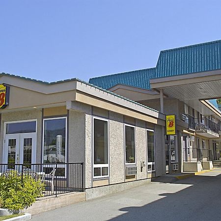 Super 8 Penticton Hotel Exterior photo