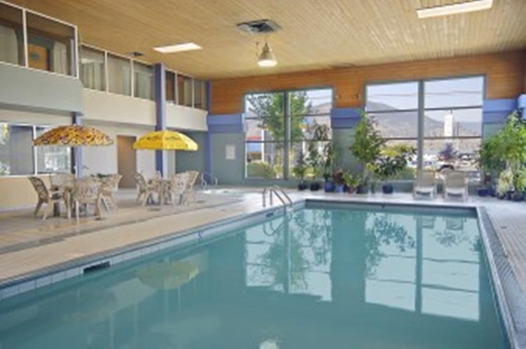 Super 8 Penticton Hotel Facilities photo